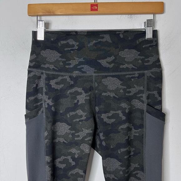 Power Hold by Fabletics Women's Athletic Leggings S Green Camo Print Mesh Insert - Picture 2 of 9